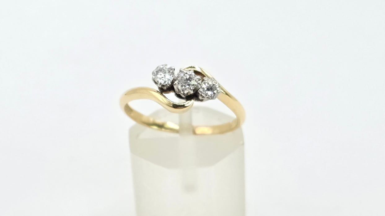 Antique: 18ct Yellow Gold & Platinum 3 Diamond Trilogy Twist Ring