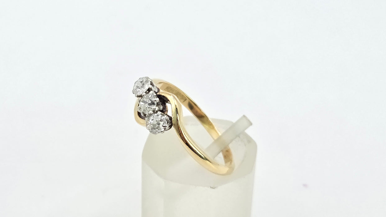 Antique: 18ct Yellow Gold & Platinum 3 Diamond Trilogy Twist Ring