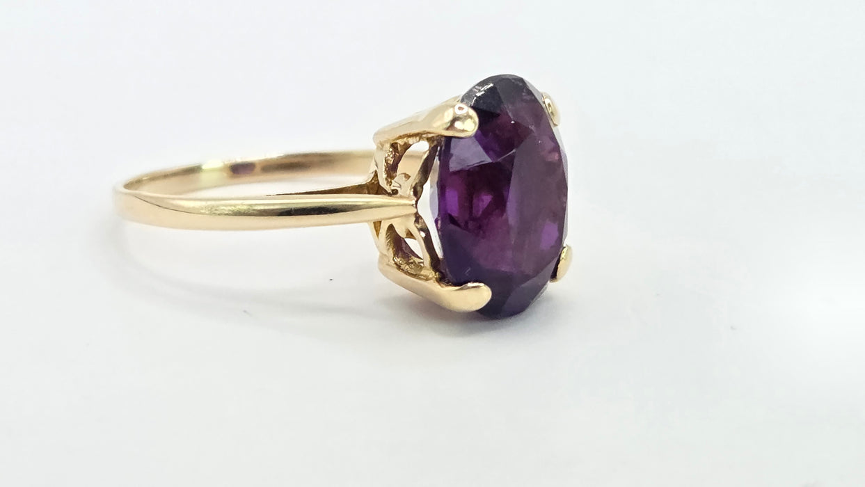 Vintage: 9ct Yellow Gold Amethyst Solitaire Ring