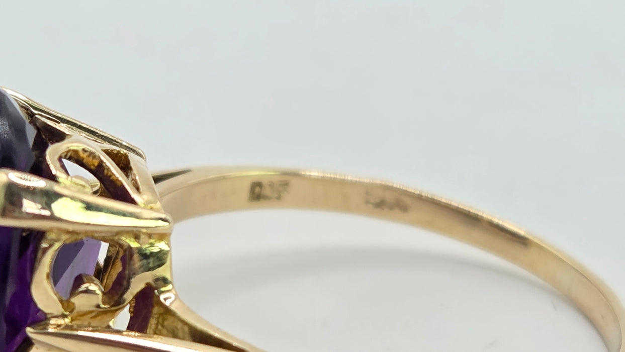 Vintage: 9ct Yellow Gold Amethyst Solitaire Ring