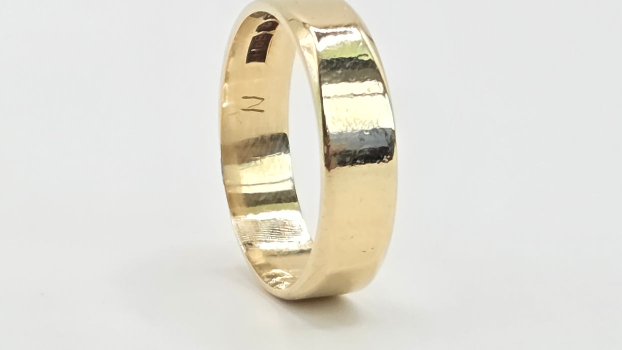 Vintage: 9ct Yellow Gold Wedding Band — From 1980