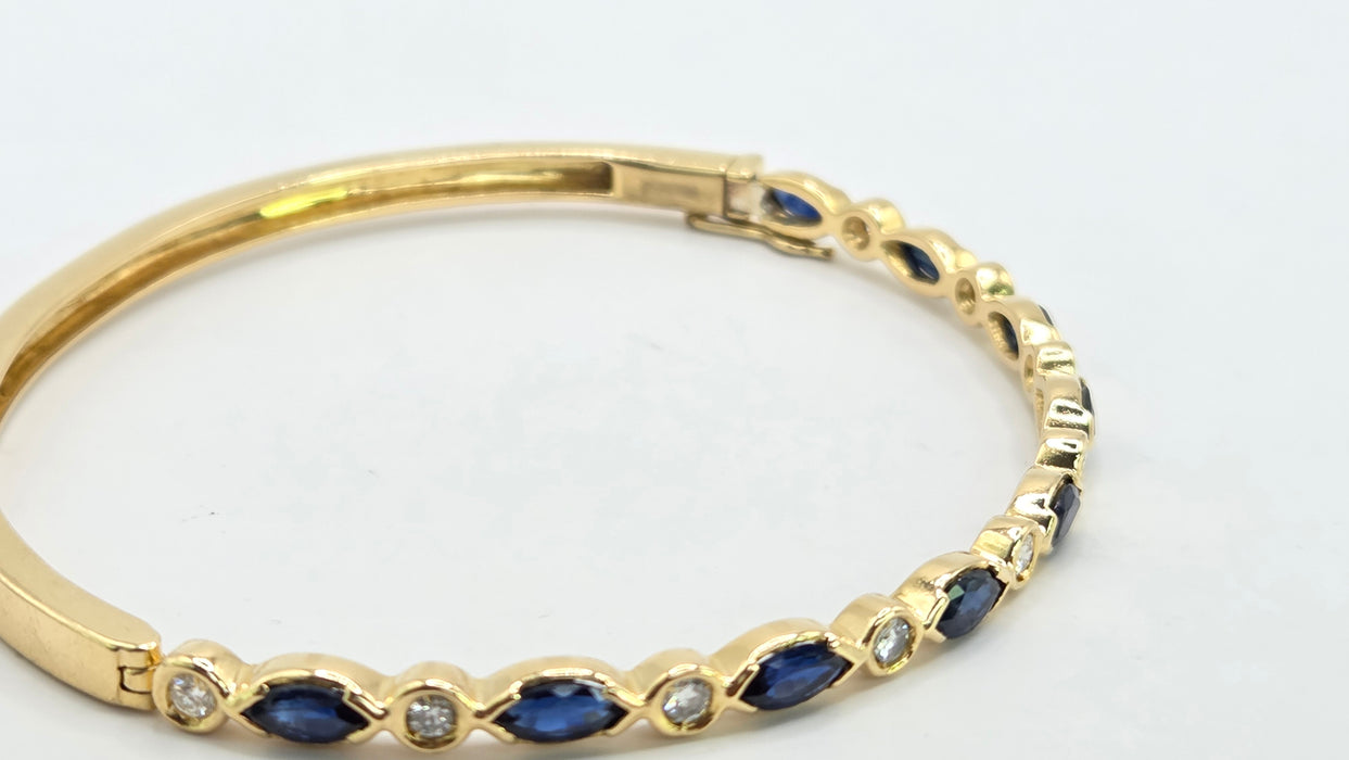 Vintage: 18ct Yellow Gold Sapphire 2.00ct & Diamond 0.36ct Half Hoop Bangle
