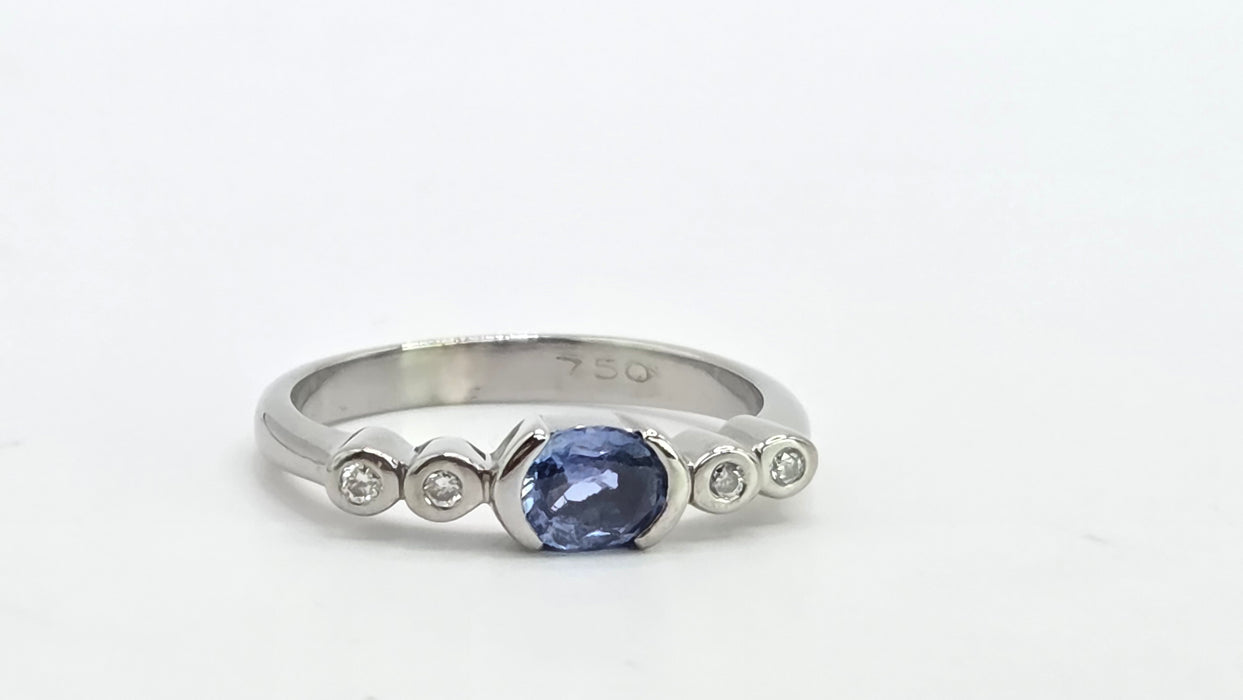 Vintage: 18ct White Gold Sapphire 0.52ct & Diamond Dress Ring