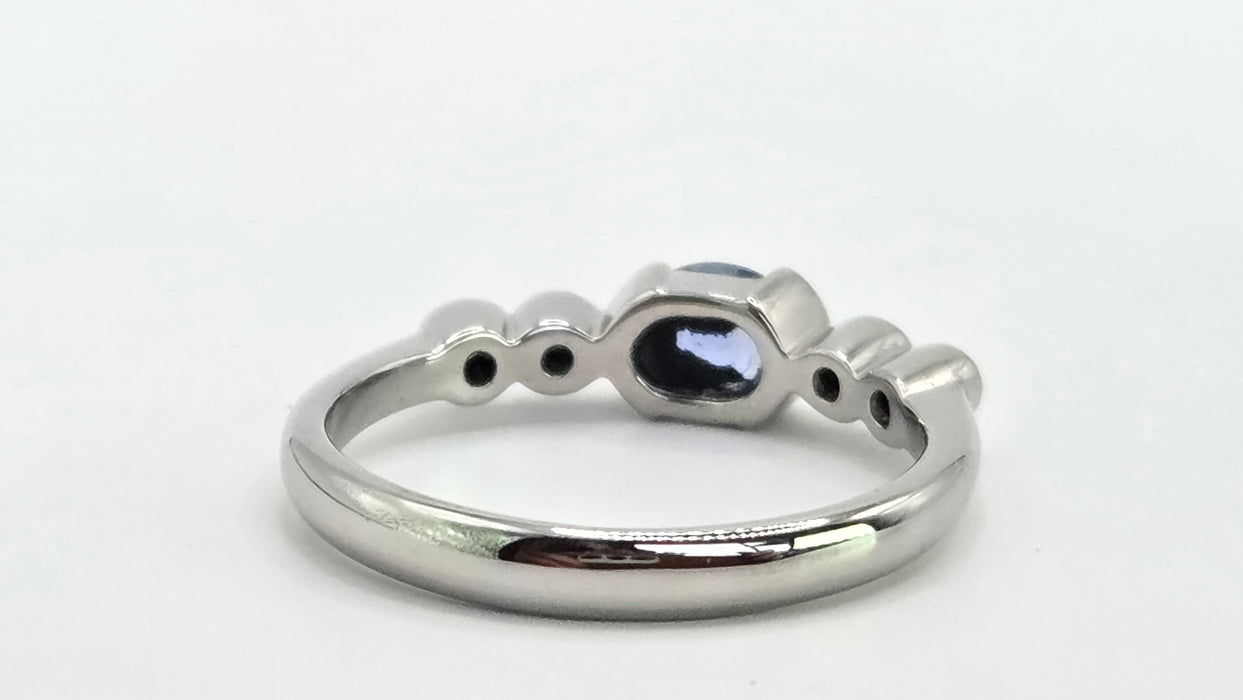 Vintage: 18ct White Gold Sapphire 0.52ct & Diamond Dress Ring