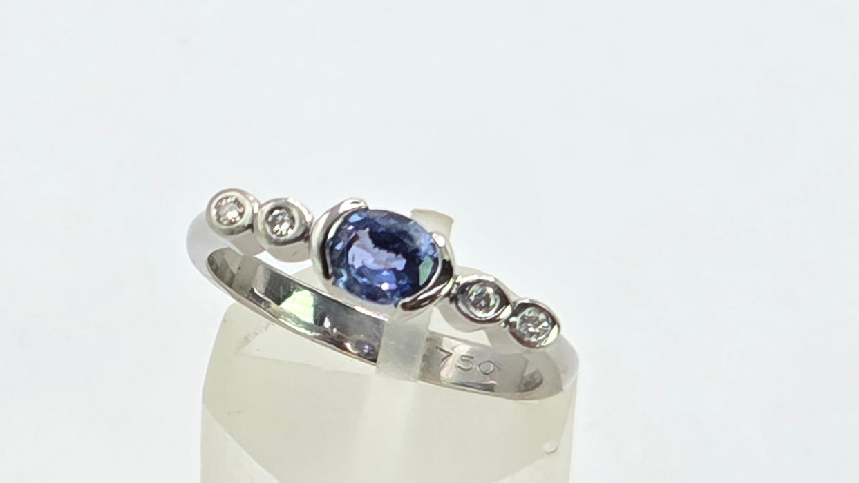 Vintage: 18ct White Gold Sapphire 0.52ct & Diamond Dress Ring