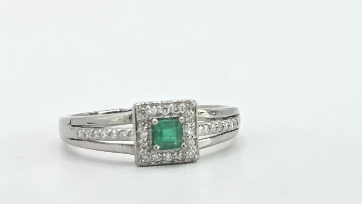 Vintage: 14ct White Gold Emerald & 28 Diamond Square Cluster Ring