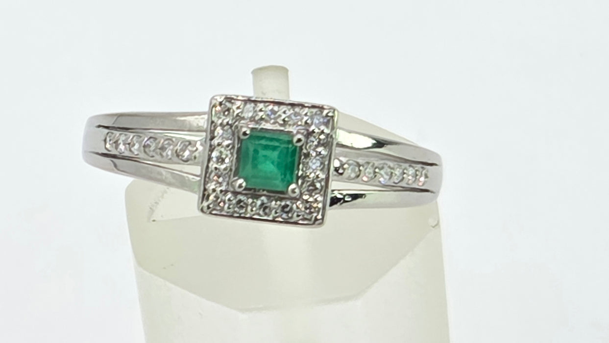 Vintage: 14ct White Gold Emerald & 28 Diamond Square Cluster Ring