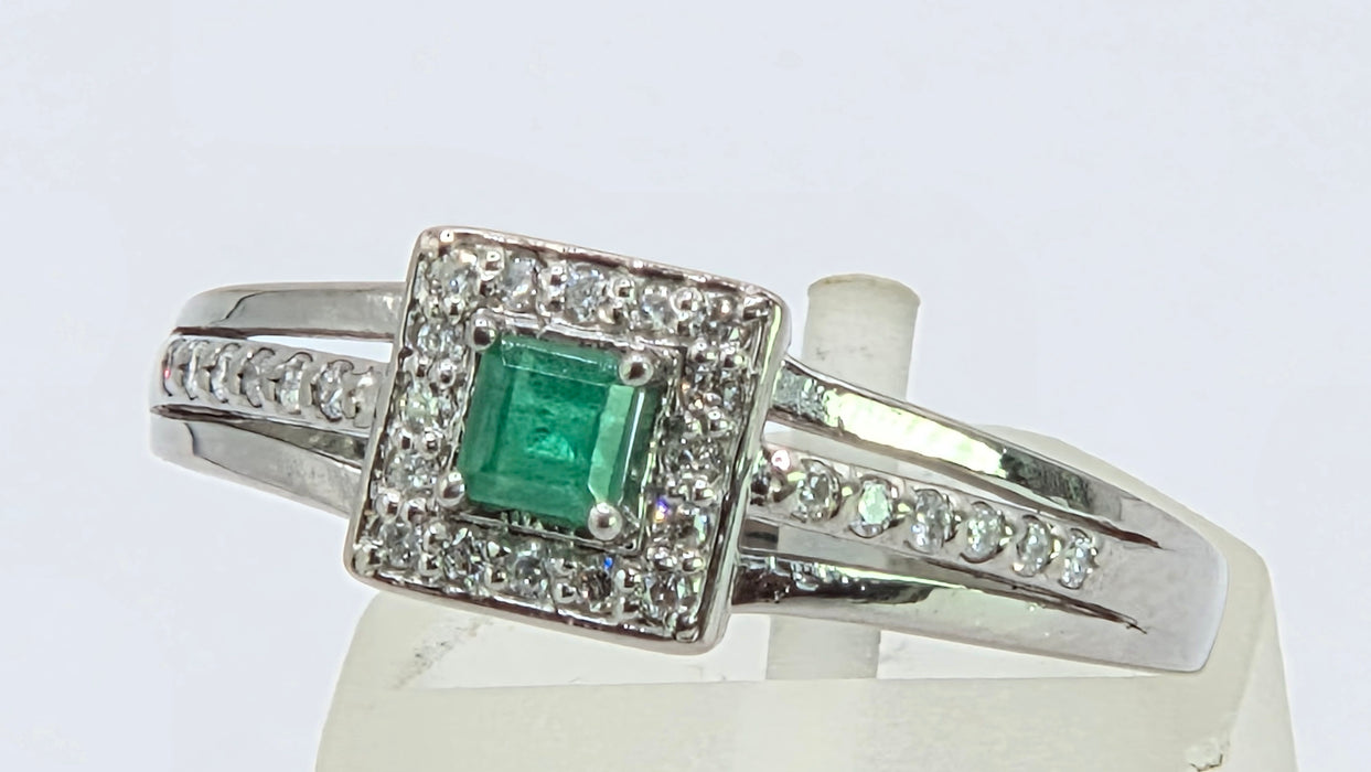 Vintage: 14ct White Gold Emerald & 28 Diamond Square Cluster Ring