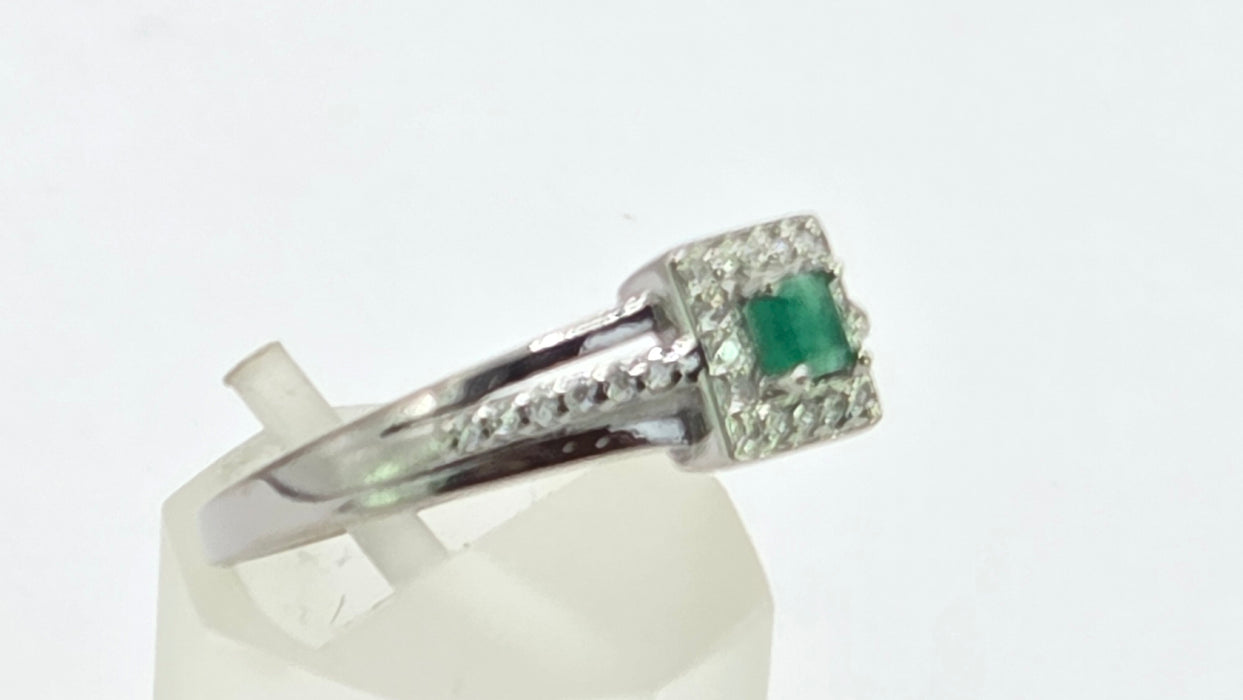 Vintage: 14ct White Gold Emerald & 28 Diamond Square Cluster Ring