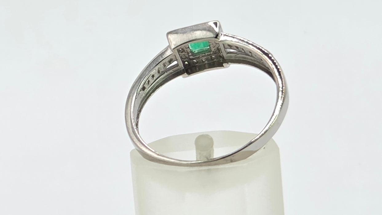 Vintage: 14ct White Gold Emerald & 28 Diamond Square Cluster Ring