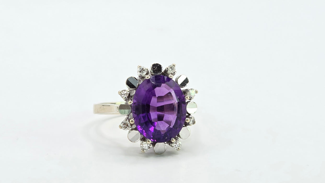 Vintage: 18ct White Gold Amethyst & 8 Diamond Oval Cluster Ring — 3.63ct