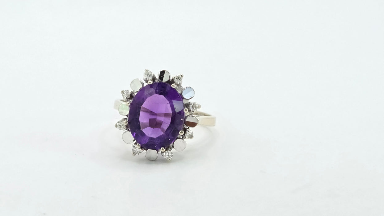 Vintage: 18ct White Gold Amethyst & 8 Diamond Oval Cluster Ring — 3.63ct