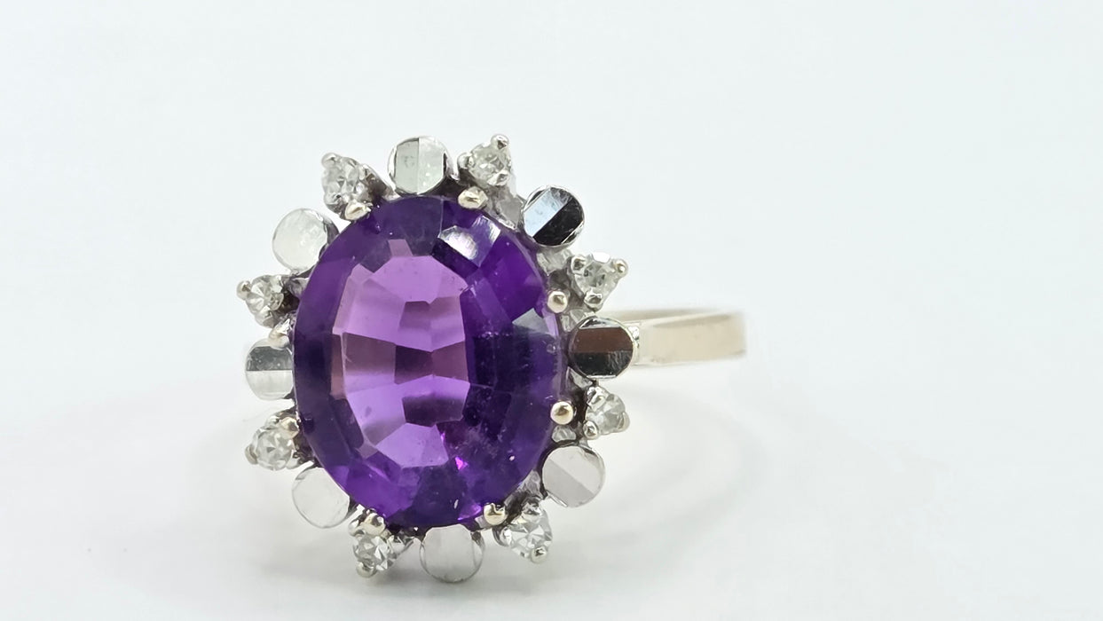 Vintage: 18ct White Gold Amethyst & 8 Diamond Oval Cluster Ring — 3.63ct