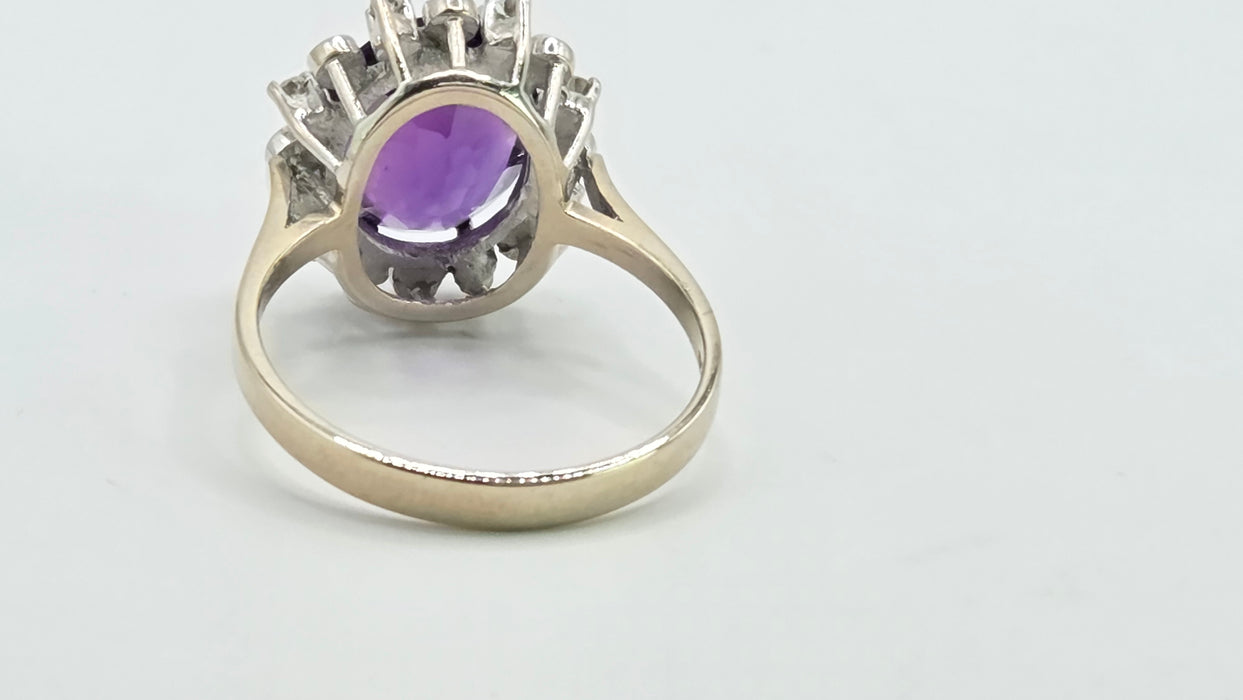 Vintage: 18ct White Gold Amethyst & 8 Diamond Oval Cluster Ring — 3.63ct