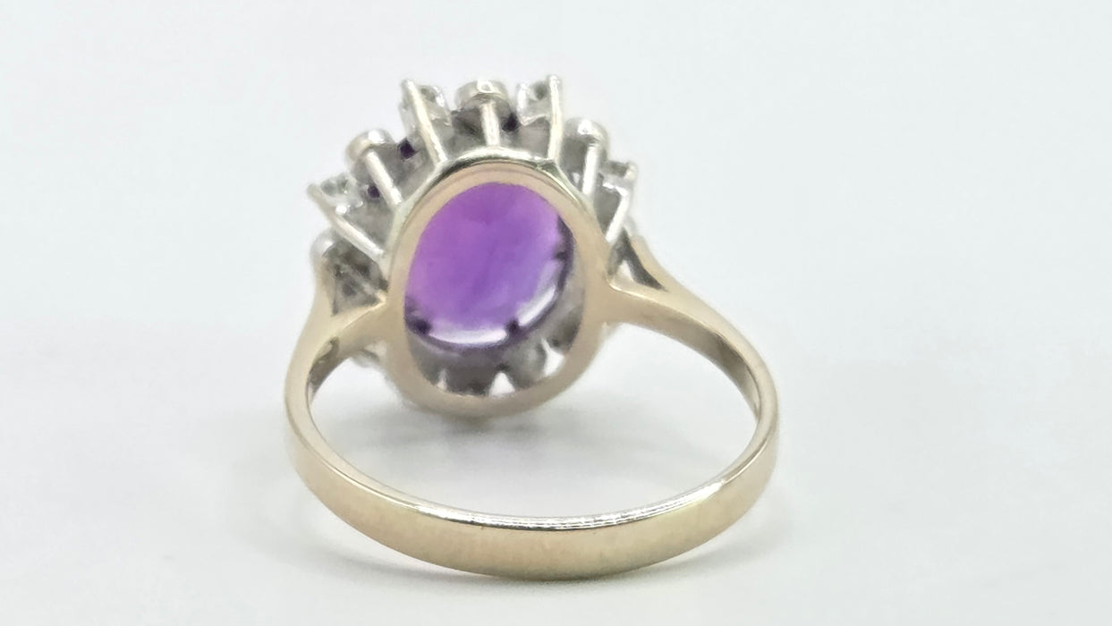 Vintage: 18ct White Gold Amethyst & 8 Diamond Oval Cluster Ring — 3.63ct