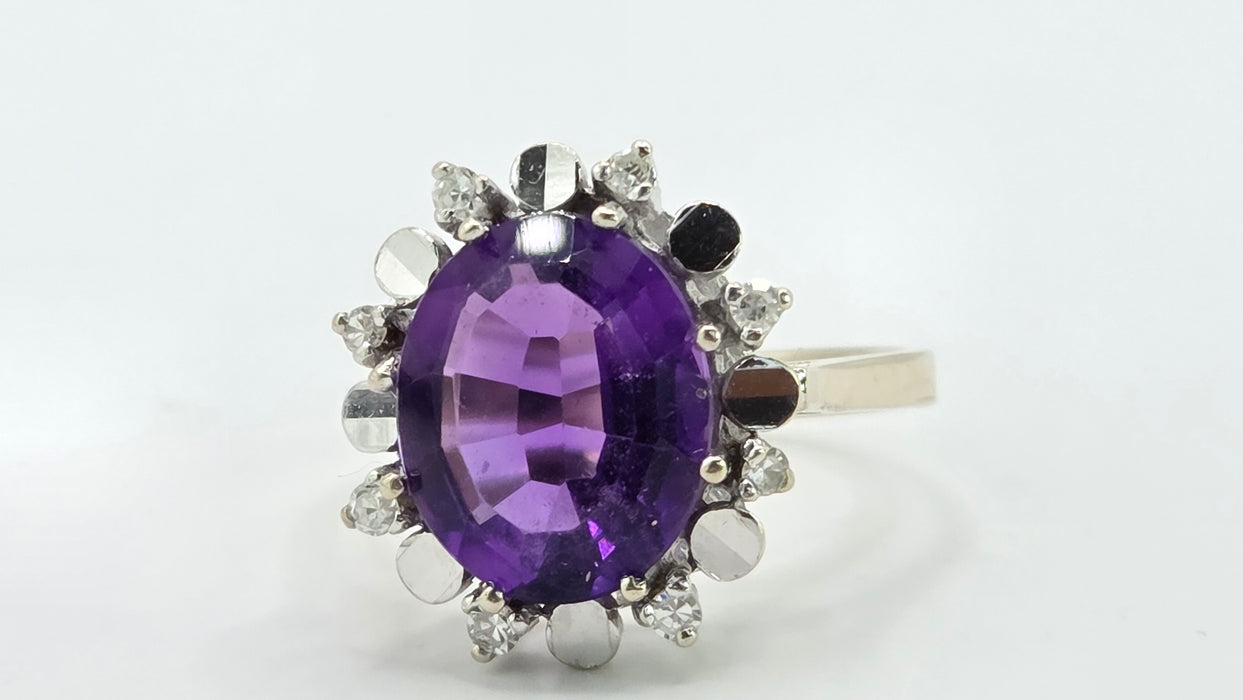 Vintage: 18ct White Gold Amethyst & 8 Diamond Oval Cluster Ring — 3.63ct
