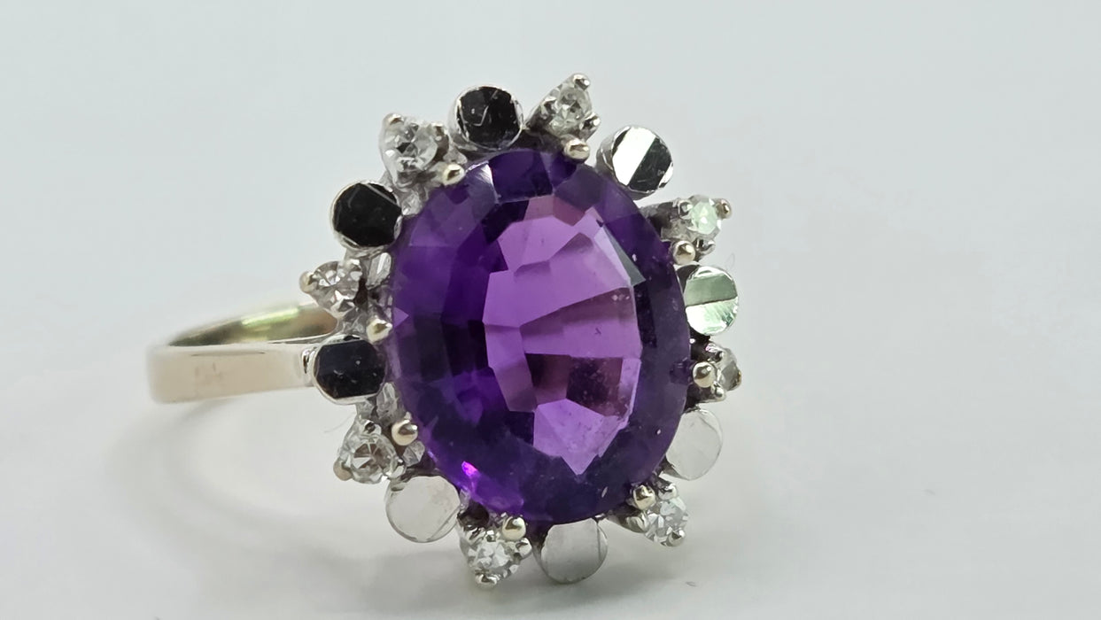 Vintage: 18ct White Gold Amethyst & 8 Diamond Oval Cluster Ring — 3.63ct