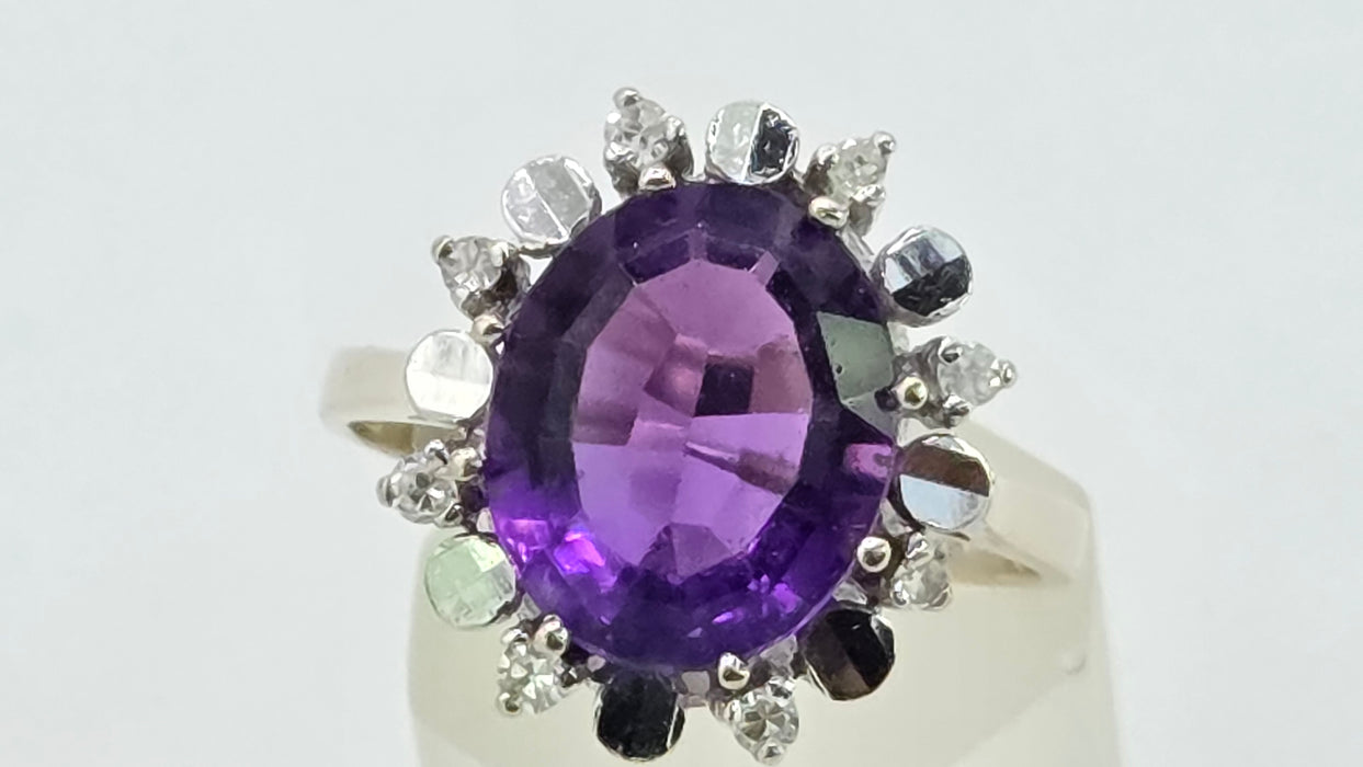 Vintage: 18ct White Gold Amethyst & 8 Diamond Oval Cluster Ring — 3.63ct