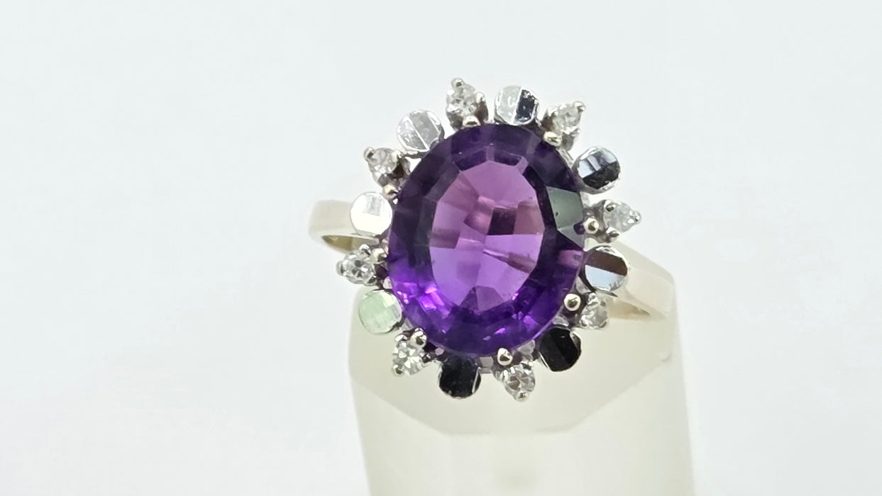 Vintage: 18ct White Gold Amethyst & 8 Diamond Oval Cluster Ring — 3.63ct
