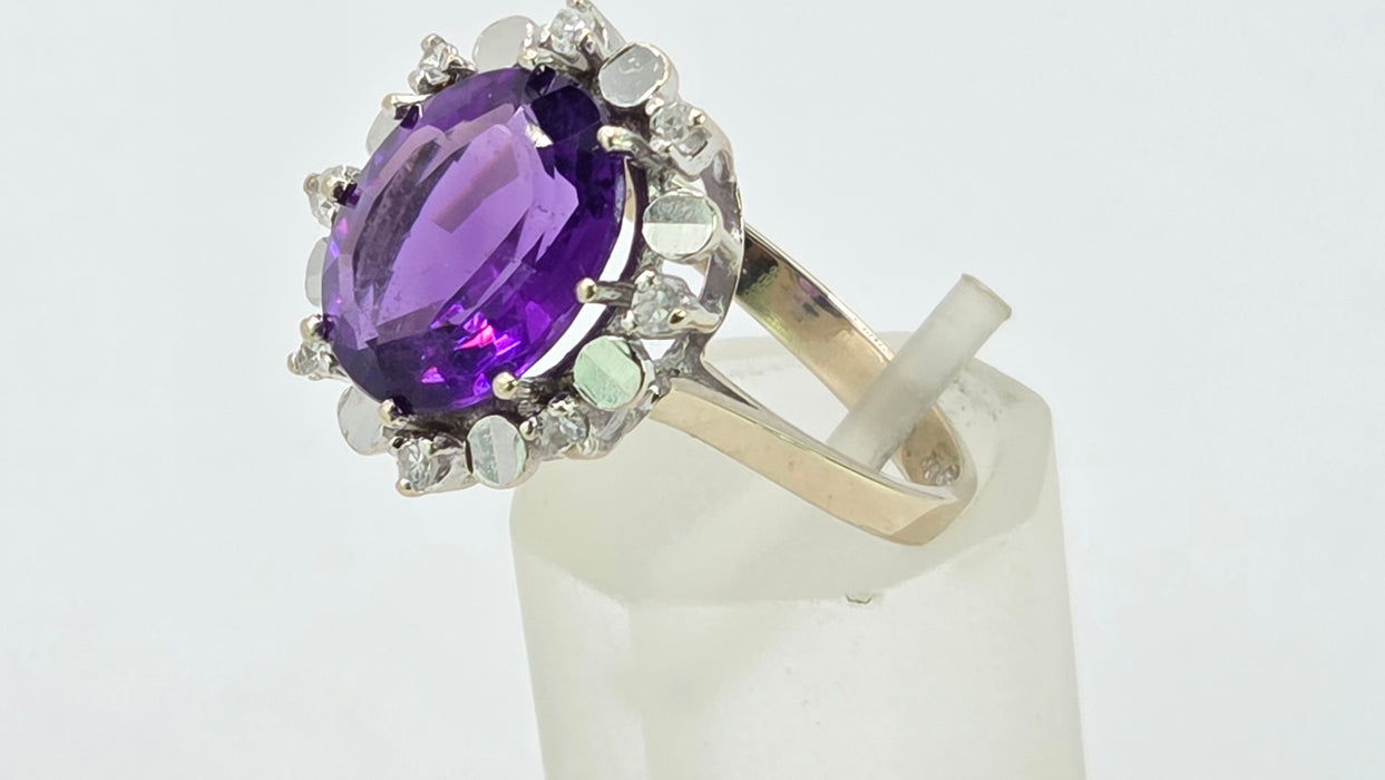 Vintage: 18ct White Gold Amethyst & 8 Diamond Oval Cluster Ring — 3.63ct