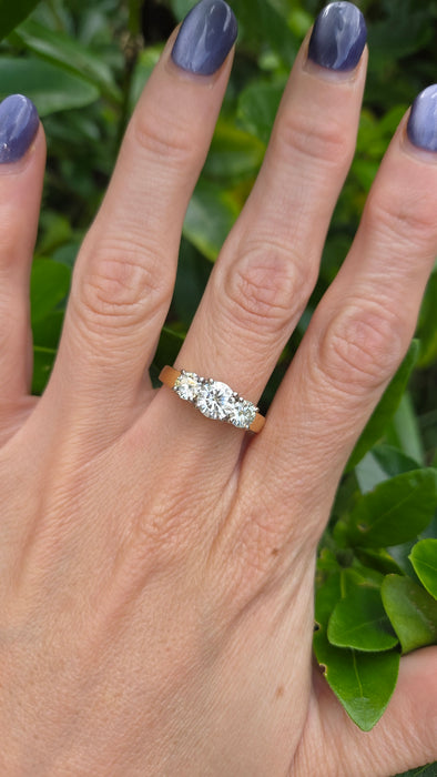 Vintage: 18ct Yellow Gold Simulated Diamond Trilogy Ring