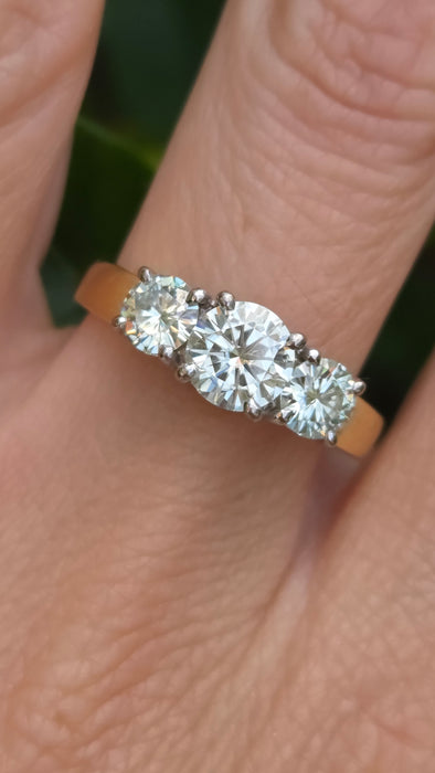 Vintage: 18ct Yellow Gold Simulated Diamond Trilogy Ring