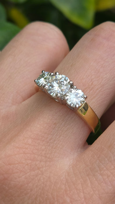 Vintage: 18ct Yellow Gold Simulated Diamond Trilogy Ring