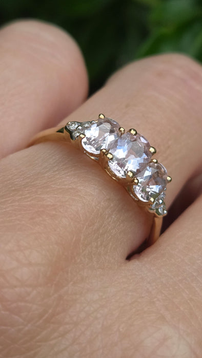 Vintage: 9ct Gold Morganite & Diamond Trilogy Ring