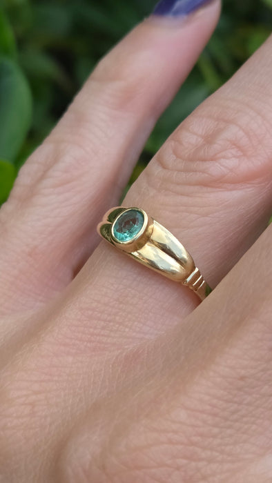 Vintage: 18ct Yellow Gold Emerald Signet Ring