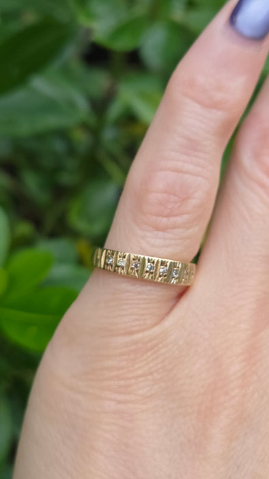 Vintage: 9ct Yellow Gold 8-Diamond Stacker Ring — From 1977