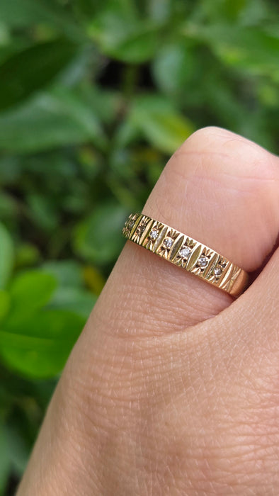 Vintage: 9ct Yellow Gold 8-Diamond Stacker Ring — From 1977