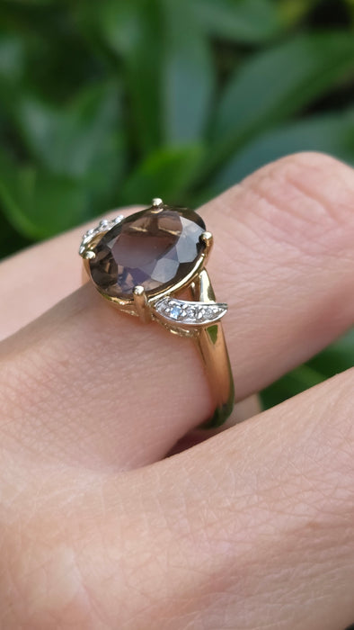Vintage: 9ct Yellow Gold Smoky Quartz & Diamond Ring