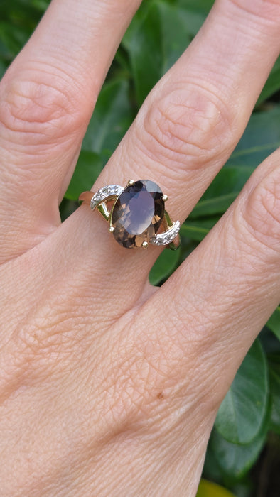 Vintage: 9ct Yellow Gold Smoky Quartz & Diamond Ring