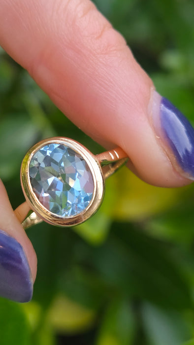 Vintage: 9ct Yellow Gold Blue Topaz Solitaire Ring — From 1966