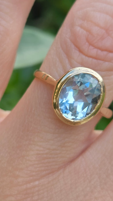 Vintage: 9ct Yellow Gold Blue Topaz Solitaire Ring — From 1966
