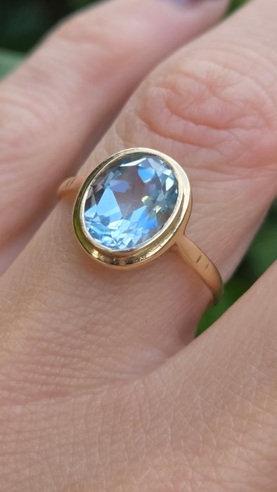 Vintage: 9ct Yellow Gold Blue Topaz Solitaire Ring — From 1966