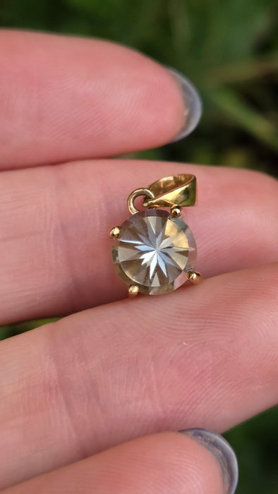 Vintage: 9ct Yellow Gold Green Quartz Pendant