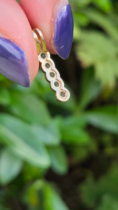 Vintage: 9ct Yellow Gold Blue Topaz Seven Stone Bar Pendant