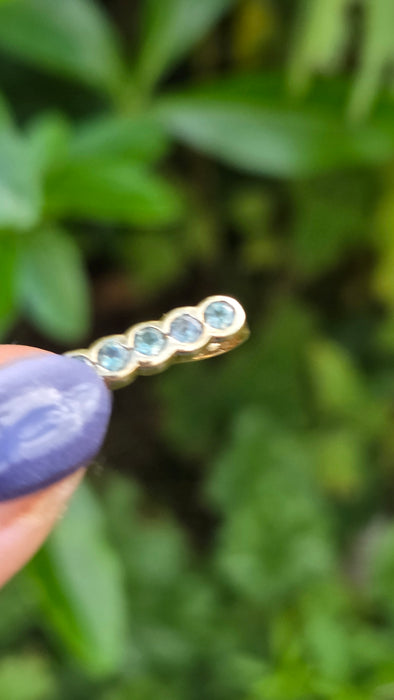 Vintage: 9ct Yellow Gold Blue Topaz Seven Stone Bar Pendant