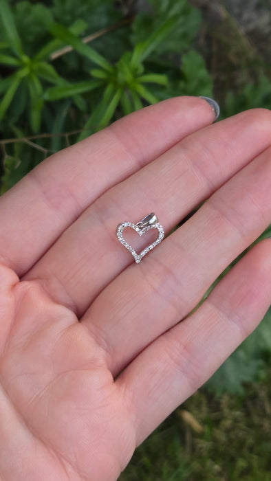 Vintage: 9ct White Gold Diamond Heart Shaped Pendant