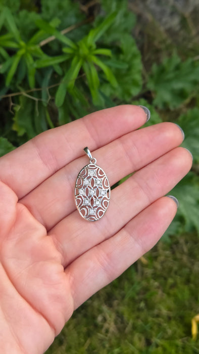 Vintage: 9ct White Gold Diamond Lattice Pendant