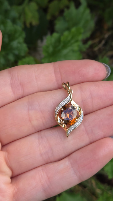 Vintage: 9ct Yellow Gold Golden Cognac Topaz & Diamond Pendant
