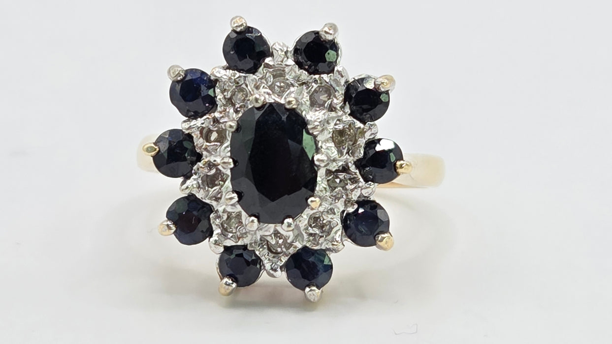 Vintage: 14ct Yellow Gold Sapphire 2.50ct & Diamond 0.20ct Oval Dress Cluster Ring