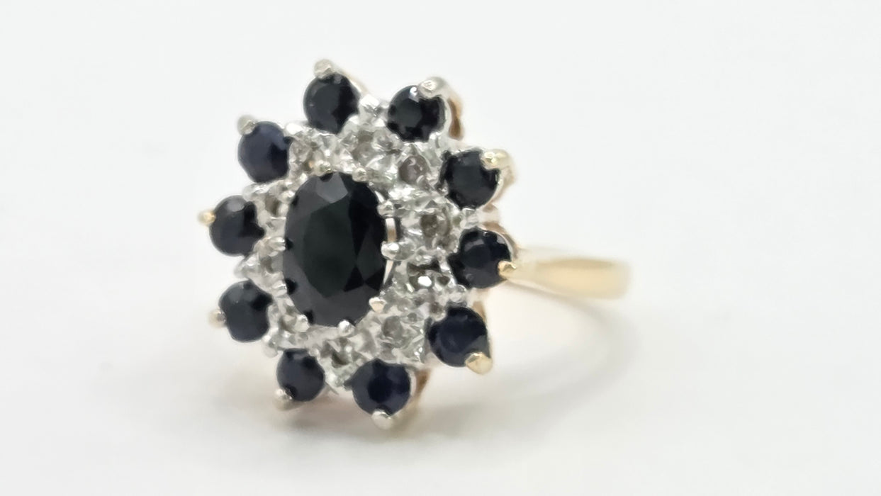 Vintage: 14ct Yellow Gold Sapphire 2.50ct & Diamond 0.20ct Oval Dress Cluster Ring