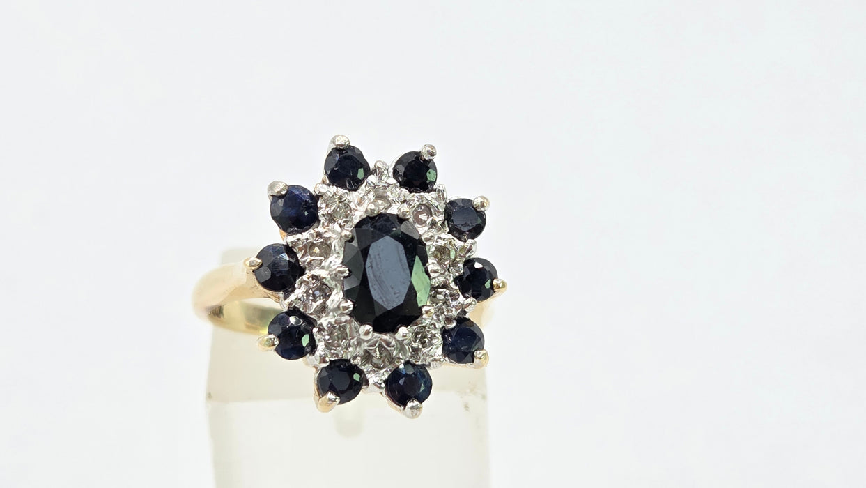 Vintage: 14ct Yellow Gold Sapphire 2.50ct & Diamond 0.20ct Oval Dress Cluster Ring