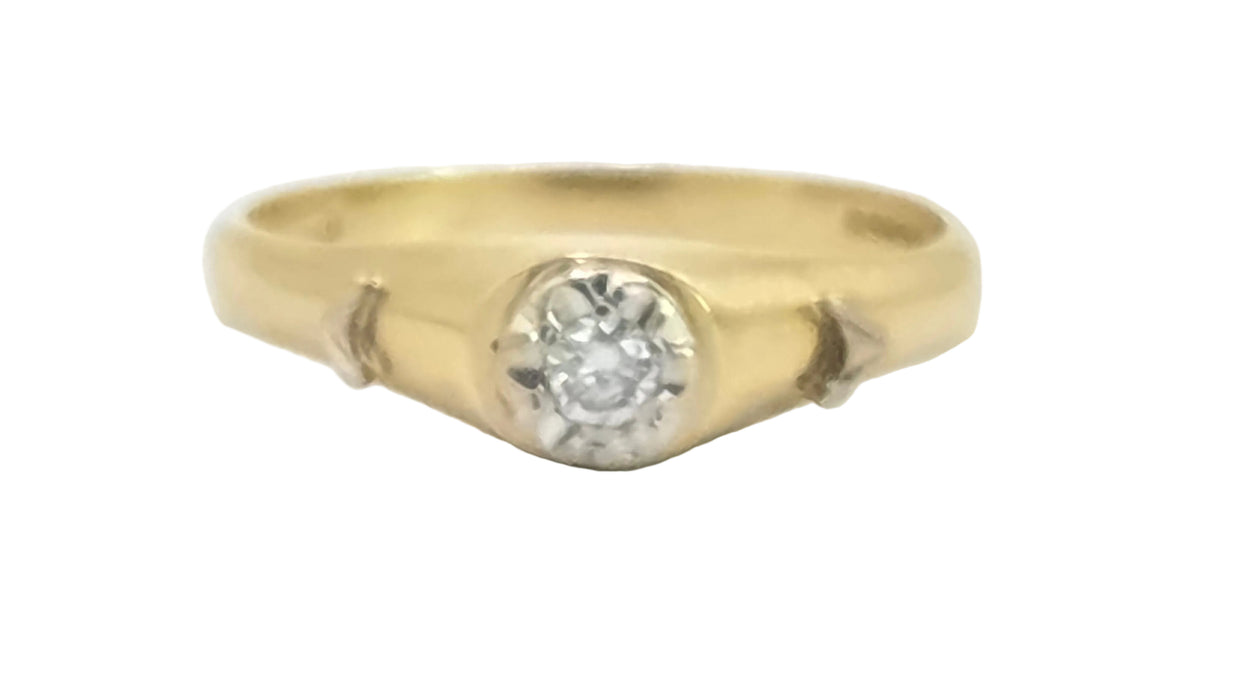 Vintage: 18ct Yellow Gold Diamond 0.05ct Solitaire Ring with White Gold Decals — From 1982