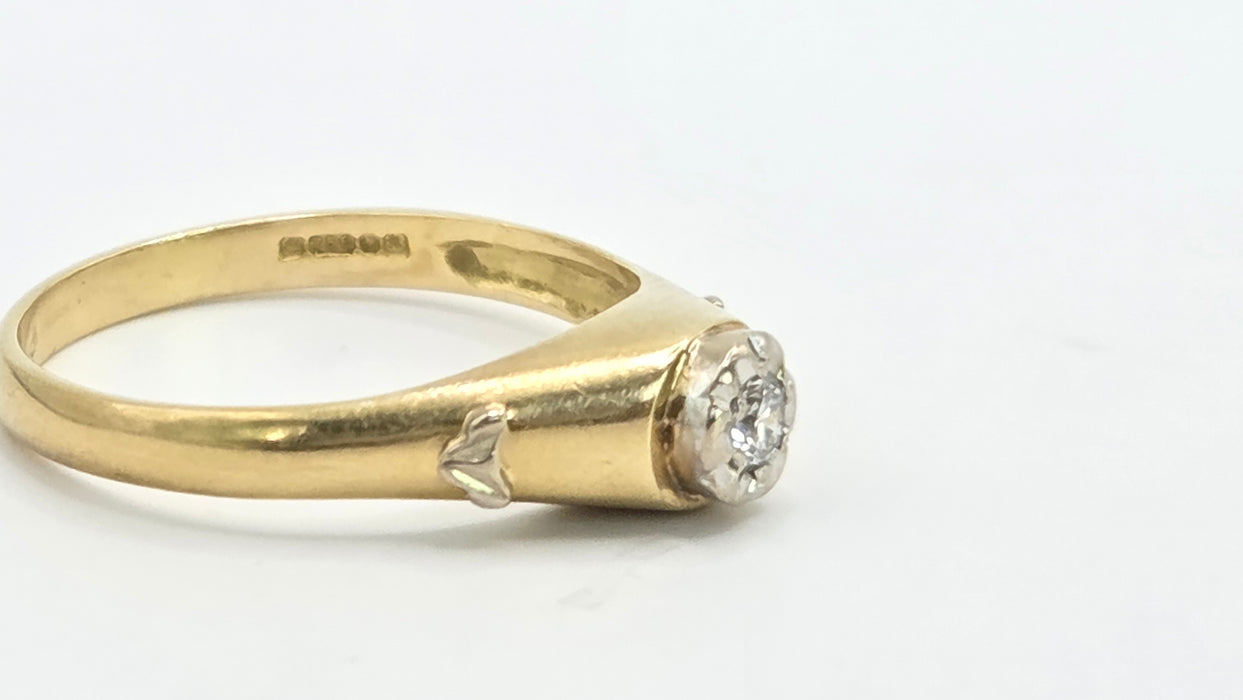 Vintage: 18ct Yellow Gold Diamond 0.05ct Solitaire Ring with White Gold Decals — From 1982