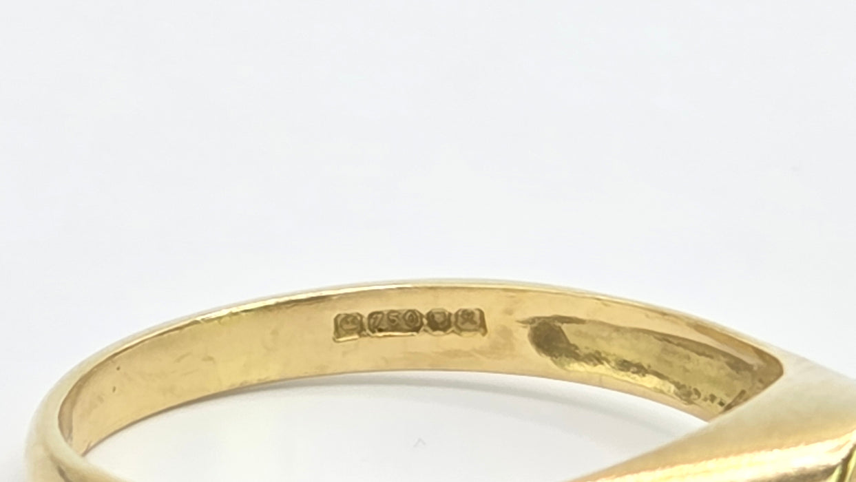 Vintage: 18ct Yellow Gold Diamond 0.05ct Solitaire Ring with White Gold Decals — From 1982