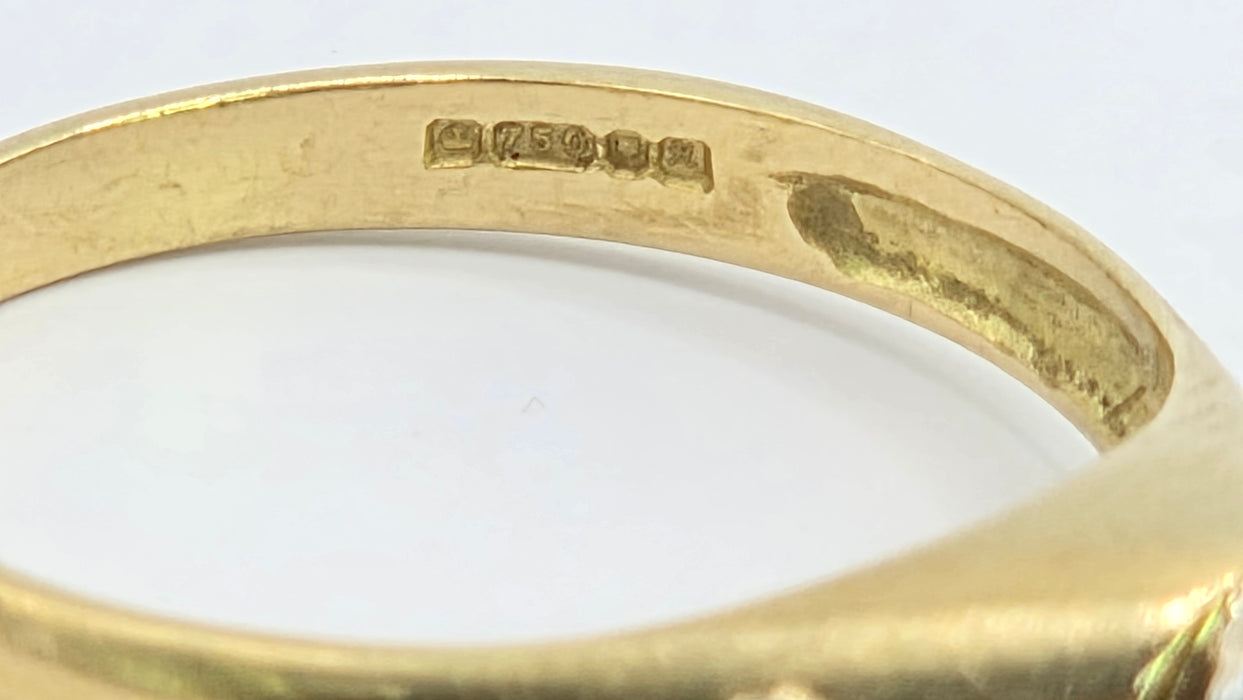 Vintage: 18ct Yellow Gold Diamond 0.05ct Solitaire Ring with White Gold Decals — From 1982
