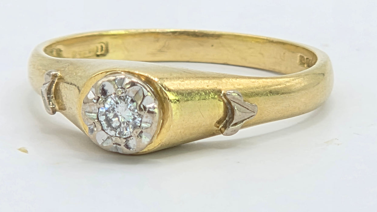 Vintage: 18ct Yellow Gold Diamond 0.05ct Solitaire Ring with White Gold Decals — From 1982